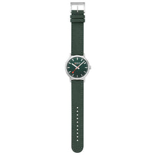 Laden Sie das Bild in den Galerie-Viewer, Mondaine Herren Uhr Classic Armbanduhr 40 mm A660.30360.60SBF Textil