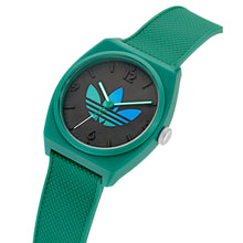 Laden Sie das Bild in den Galerie-Viewer, Adidas Unisex Uhr PROJECT TWO GRFX Kunststoff grün AOST24552