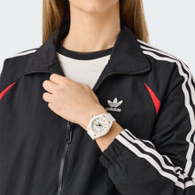 Laden Sie das Bild in den Galerie-Viewer, Adidas Unisex Uhr PROJECT FOUR Kunststoff weiß AOST24570